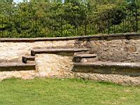 Saint Quentin Fallavier - Chateau - Cour interieure - Cote est